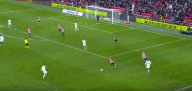 十三水中的“三分天下”：三名对手实力均衡时的摆牌制衡术。（十三水“三分鼎立”：三家势均力敌时的摆牌博弈术）