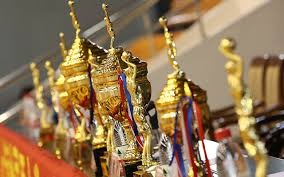 NBA交易市场动态：湖人完成外援引进,